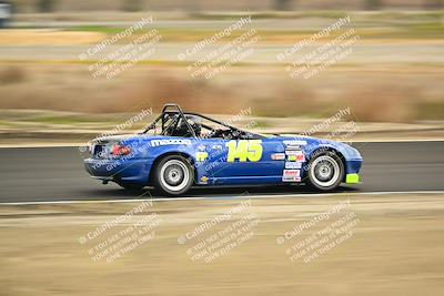 media/Jan-26-2025-CalClub SCCA (Sun) [[cfcea7df88]]/Group 5/Race/